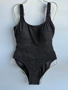Vince Camuto Women's Black Textured Scoop-Neck One-Piece Swimsuit Size 8